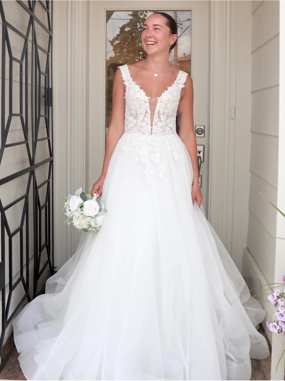 Paloma Blanca 4981 Wedding Dress